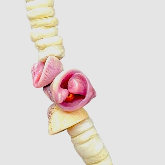 Vintage White & Pink Shell Necklace.  A25 - Picture 5 of 8